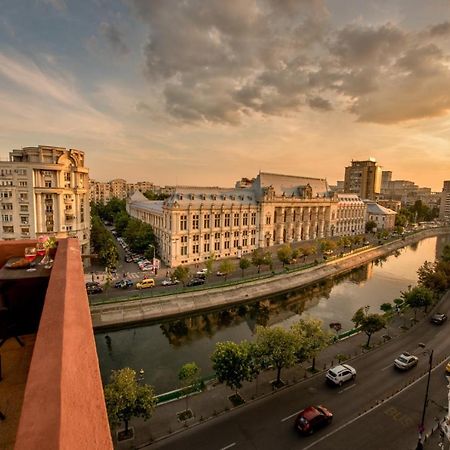 Baroque Splendor: Breathtaking Views & Design Appartement Boekarest Buitenkant foto
