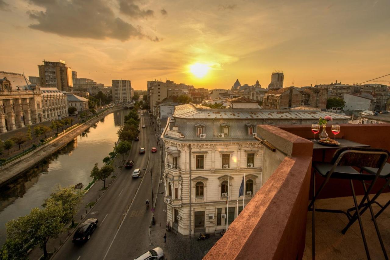 Baroque Splendor: Breathtaking Views & Design Appartement Boekarest Buitenkant foto