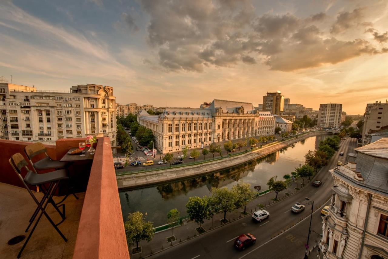 Baroque Splendor: Breathtaking Views & Design Appartement Boekarest Buitenkant foto