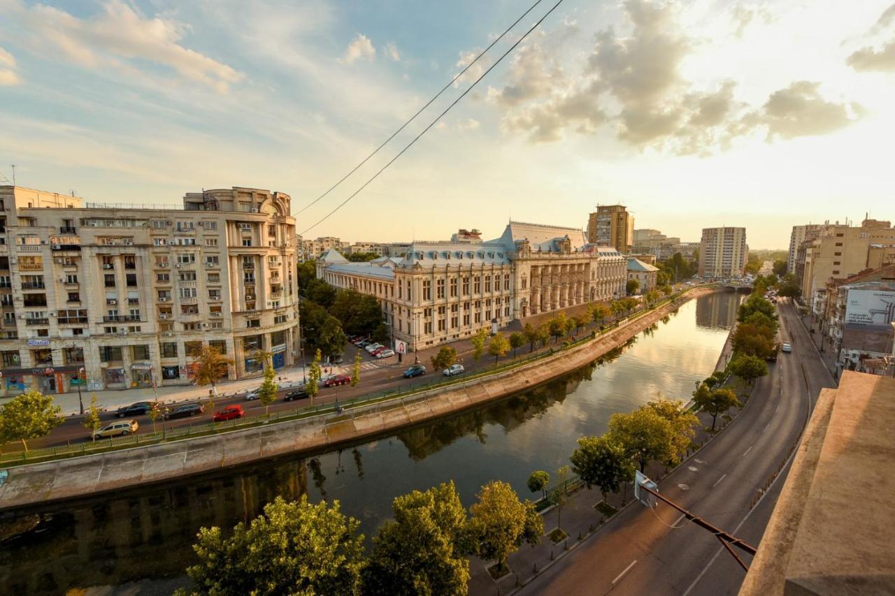 Baroque Splendor: Breathtaking Views & Design Appartement Boekarest Buitenkant foto